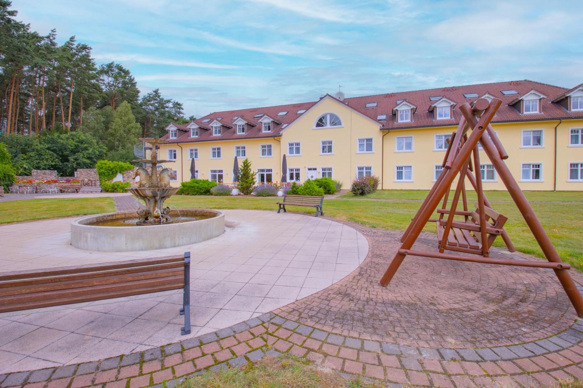 Ferien Hotel Flaeming Niemegk  Екстер'єр фото