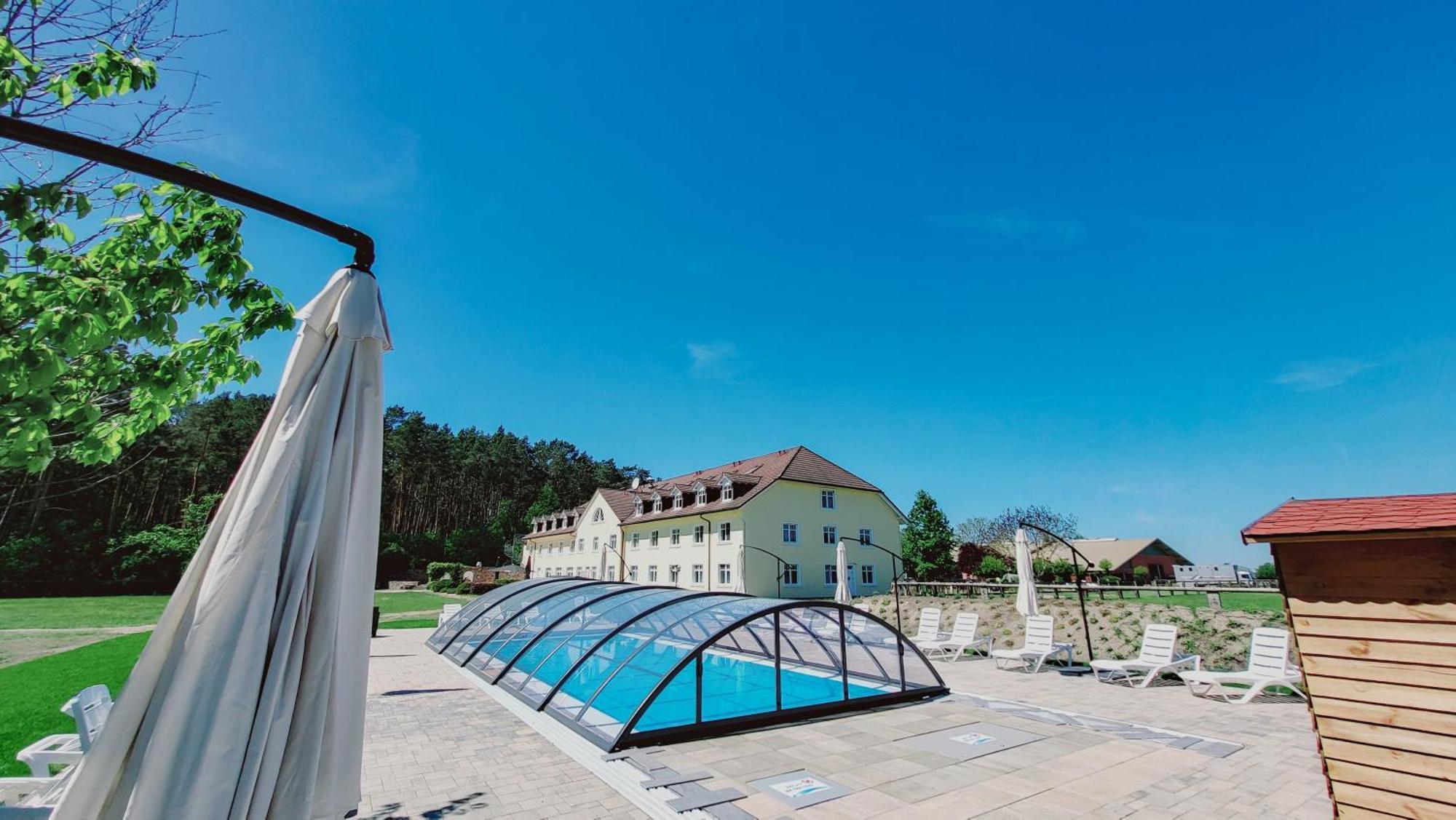 Ferien Hotel Flaeming Niemegk  Екстер'єр фото